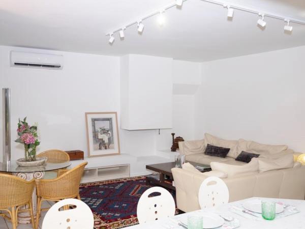 Apartamento Vouliagmeni'S Secret Garden Near The Sea Atenas Exterior foto