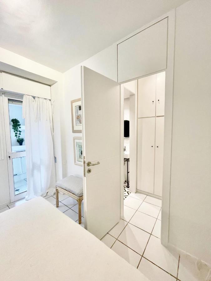 Apartamento Vouliagmeni'S Secret Garden Near The Sea Atenas Exterior foto
