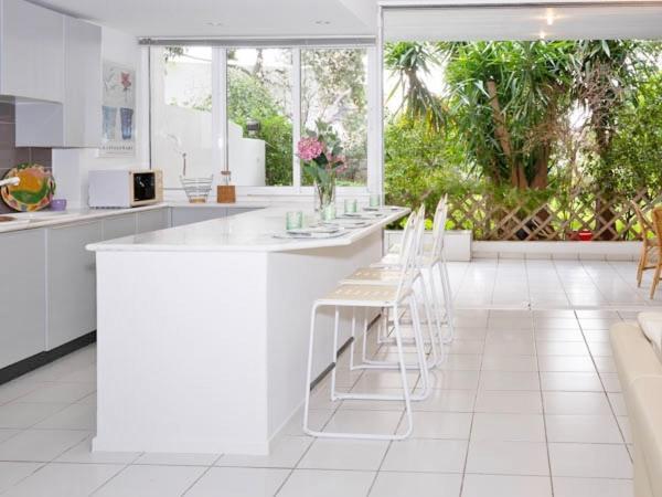 Apartamento Vouliagmeni'S Secret Garden Near The Sea Atenas Exterior foto