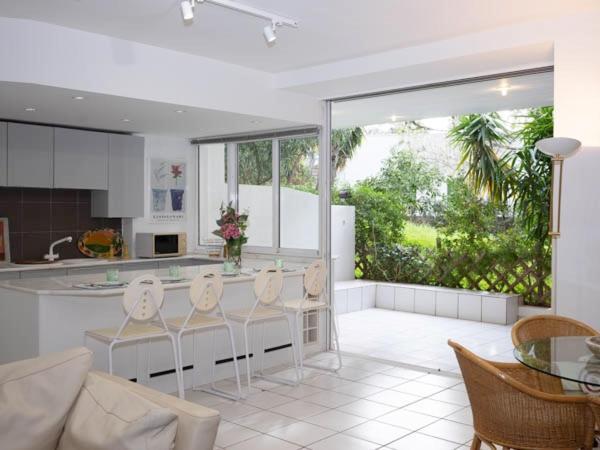 Apartamento Vouliagmeni'S Secret Garden Near The Sea Atenas Exterior foto