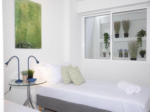 Apartamento Vouliagmeni'S Secret Garden Near The Sea Atenas Exterior foto