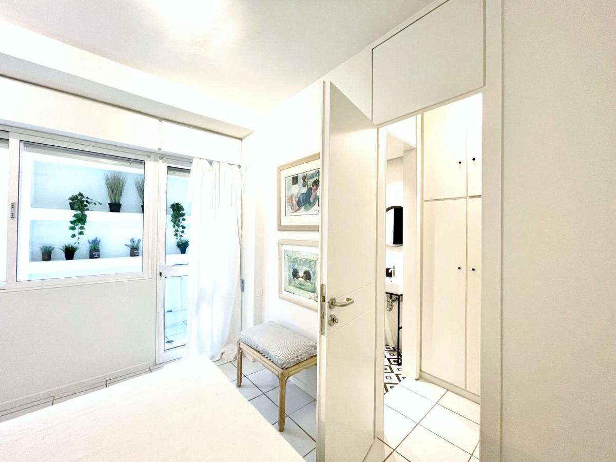 Apartamento Vouliagmeni'S Secret Garden Near The Sea Atenas Exterior foto