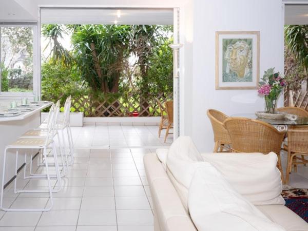 Apartamento Vouliagmeni'S Secret Garden Near The Sea Atenas Exterior foto