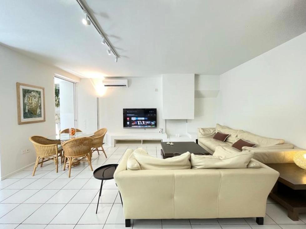 Apartamento Vouliagmeni'S Secret Garden Near The Sea Atenas Exterior foto