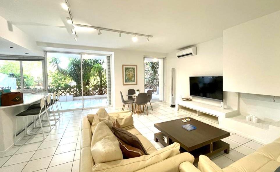 Apartamento Vouliagmeni'S Secret Garden Near The Sea Atenas Exterior foto